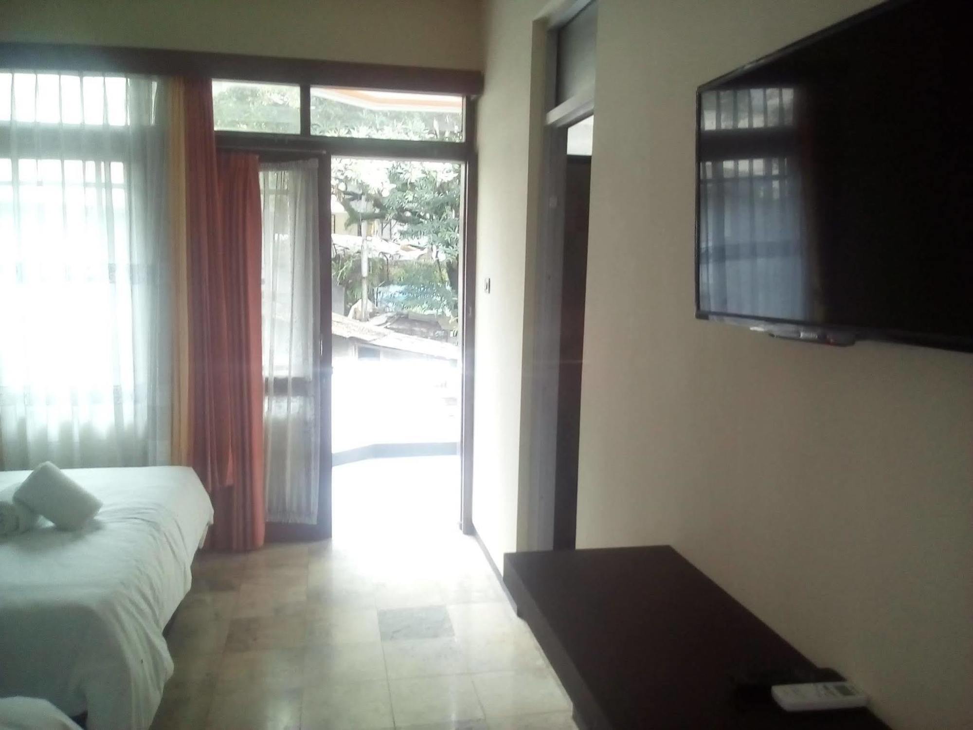 Simply Homy Guest House Pasteur Bandung Exterior foto